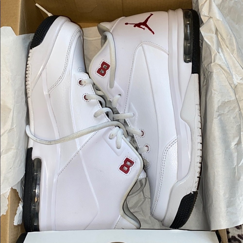 Jordan sneaker size 5.5 Y